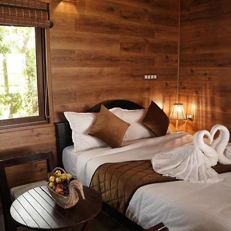 ホテル Mango Meadows コッタヤム エクステリア 写真
